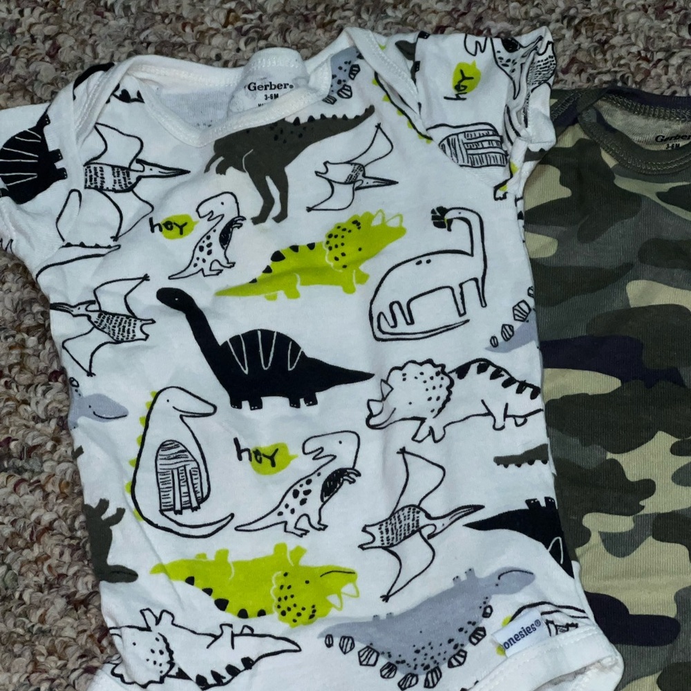 Boys 3-6 month Set of 4 Baby Bodysuits, shirts, tops, outfit - Picture 2 of 4